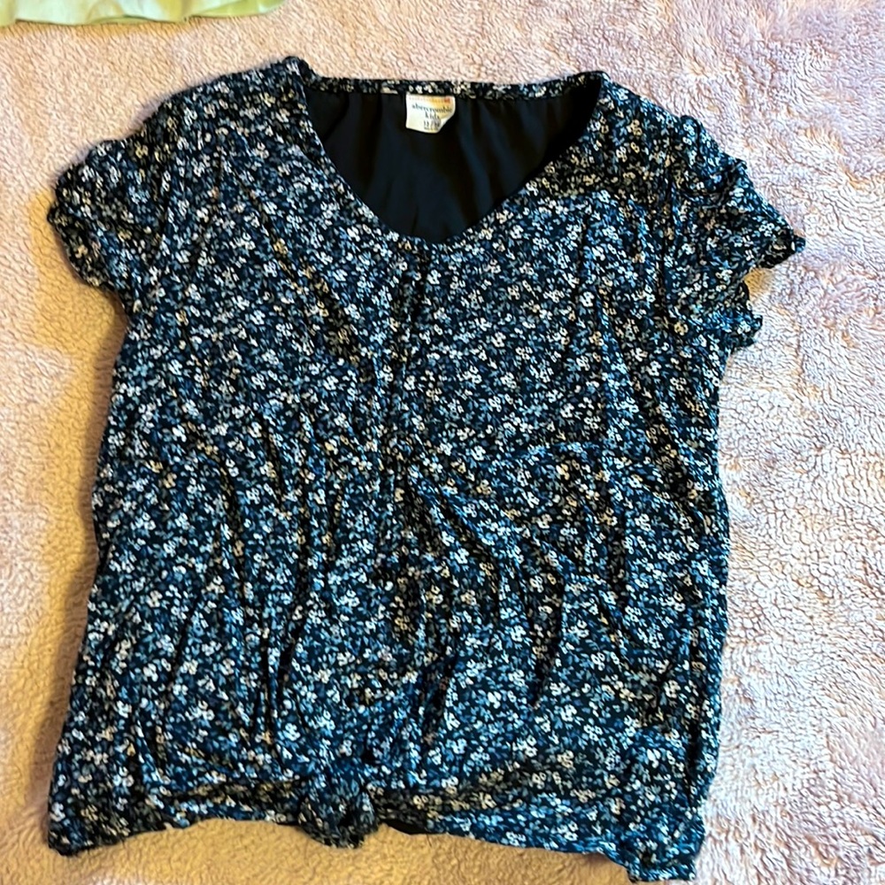 Abercrombie kids blouse blue with blue and white flower design